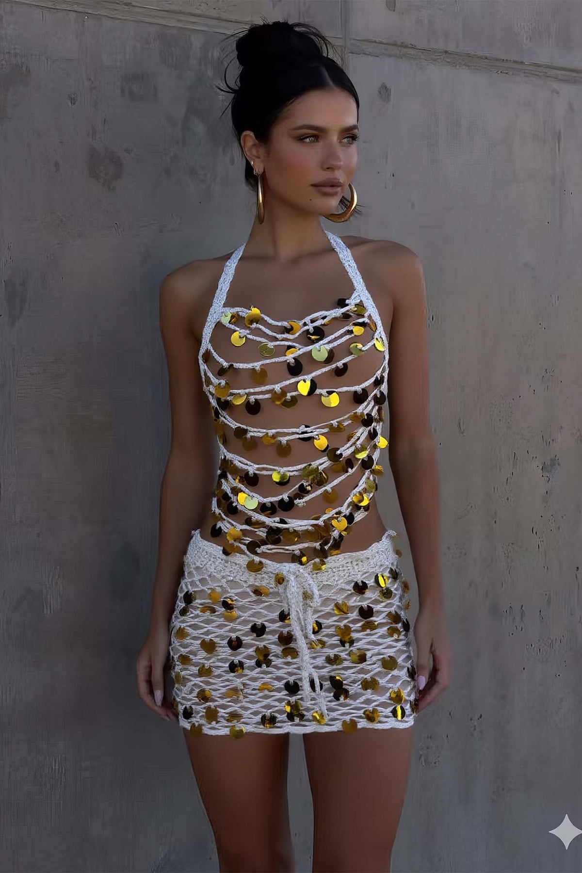 Conjunto Crochê com Paetês – Top Frente Única e Saia Curta Artesanal