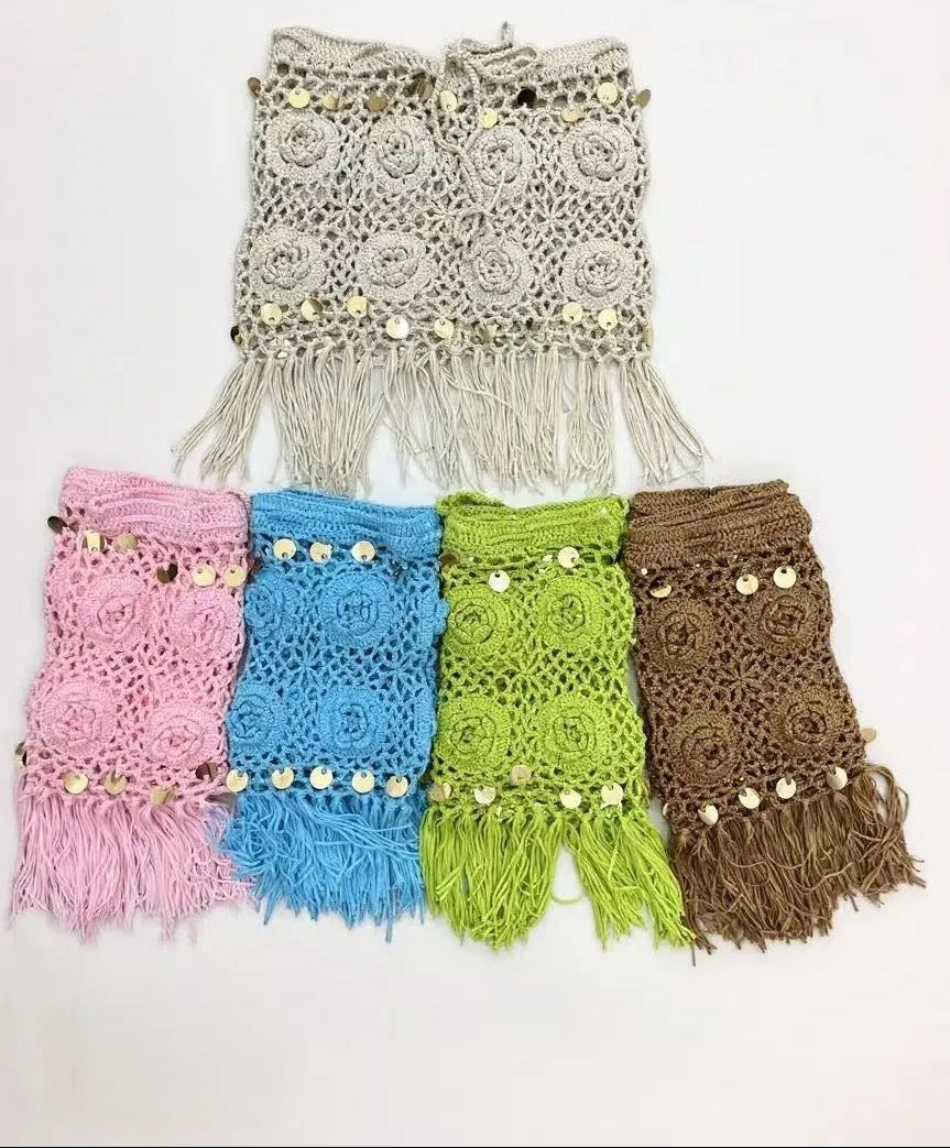 Saia Curta de Crochê Artesanal com Paetês e Franjas